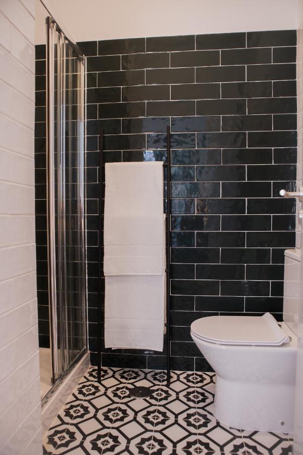 Succeed Campo Pequeno Suites Lisbona Esterno foto